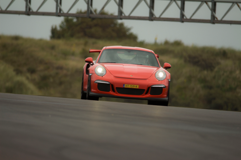 Illustration for article titled Editing Pictures of Porsches